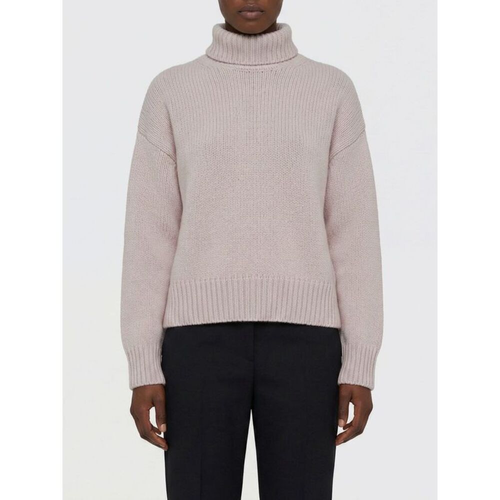 Sa Su Phi Sweater Woman Nude